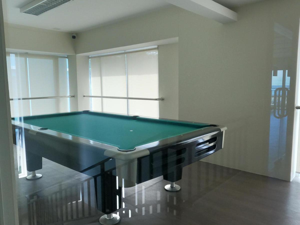 Condotel DC Dumaguete City Eksteriør billede