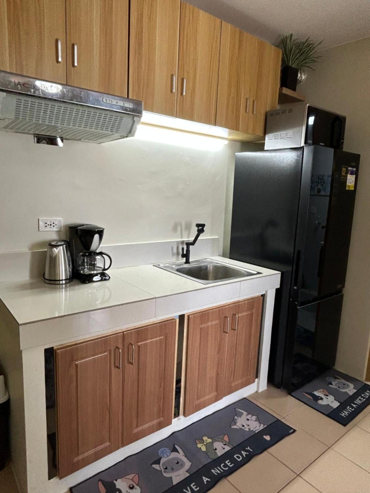 Condotel DC Dumaguete City Eksteriør billede